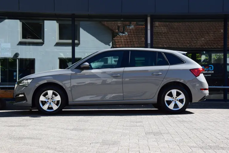 Skoda Scala 1.0 TSI 111PK Sport Business | Org. NL | BOVAG Garantie | Cruise & Climate Control | Parkeersensoren | Full LED | Sportstoelen | Apple Carplay / Android Auto | afbeelding 4
