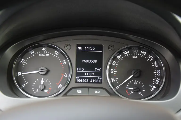 Skoda Rapid Spaceback 1.2 TSI 86PK Greentech Elegance Businessline Pro | BOVAG Garantie | NL-Auto | Navigatie | Parkeersensoren Achter | Cruise & Climate Control |17" Velgen | Bluetooth | Stoelverwarming | afbeelding 13
