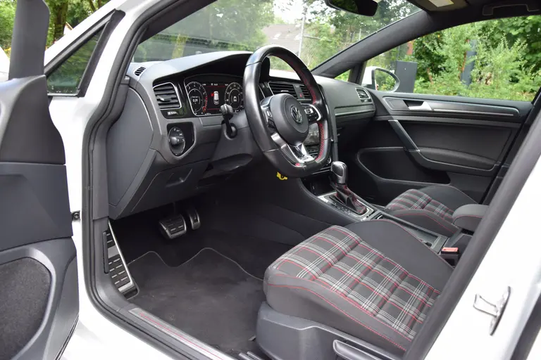 Volkswagen Golf 2.0 TSI 245PK GTI Performance DSG Automaat | Org. NL | BOVAG Garantie | Virtual Cockpit | Full LED | Adaptive Cruise Control | Flippers | PDC Voor&Achter | afbeelding 9