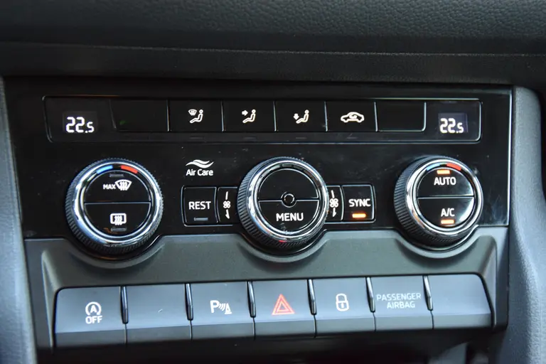 Skoda Kodiaq 1.5 TSI 150PK TSI Business Edition 7p (7 Persoons) DSG Automaat | Rijklaar incl. BOVAG Garantie | Achteruitrijcamera | Virtual Cockpit | Adaptive Cruise Control | 17'' Velgen | afbeelding 21