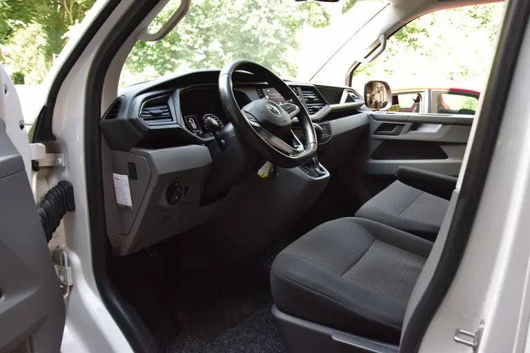 Volkswagen Transporter 2.0 TDI L2H1 Highline DSG Automaat 3-zits (3 persoons) | Org. NL | BPM Vrij | Trekhaak | LED | Adaptive Cruise Control | PDC V+A incl. Camera | Voorruit verwarming | DAB+ | Lichtmetalen velgen 17" | afbeelding 13