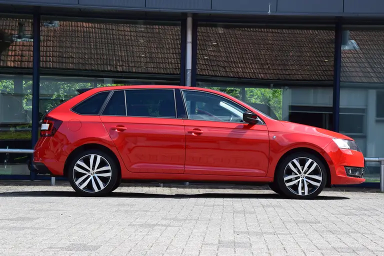 Skoda Rapid Spaceback 1.2 TSI Greentech Ambition Businessline Pro | Org. NL | Trekhaak | APK 6-2026 | Panoramadak | 17'' Velgen | Cruise Control | Airco | DAB+ Radio | afbeelding 5