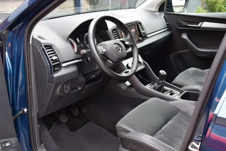 Skoda Karoq 1.0 TSI 110PK Business Edition | Org. NL | incl. BOVAG / Fabrieksgarantie | Navigatie | Full LED | Stoel&Stuurverwarming | Elektrische Kofferklep | Alcantara Bekleding | afbeelding 9