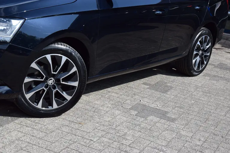 Skoda Fabia Combi 1.0 TSI 96PK Business Edition | Org. NL | BOVAG Garantie | Apple Carplay/Android Auto | 16'' Velgen | PDC Achter | LED Dagrijverlichting | Cruise Control | afbeelding 16