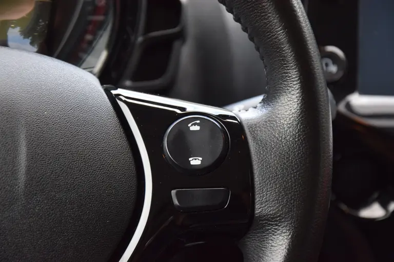 Citroën C1 1.0 VTi Shine | Org. NL | BOVAG Garantie | Achteruitrijcamera | Bluetooth | 15'' Velgen + All Season Banden | Climate Control | Multifunctioneel Stuur | Keurige Auto! | afbeelding 24