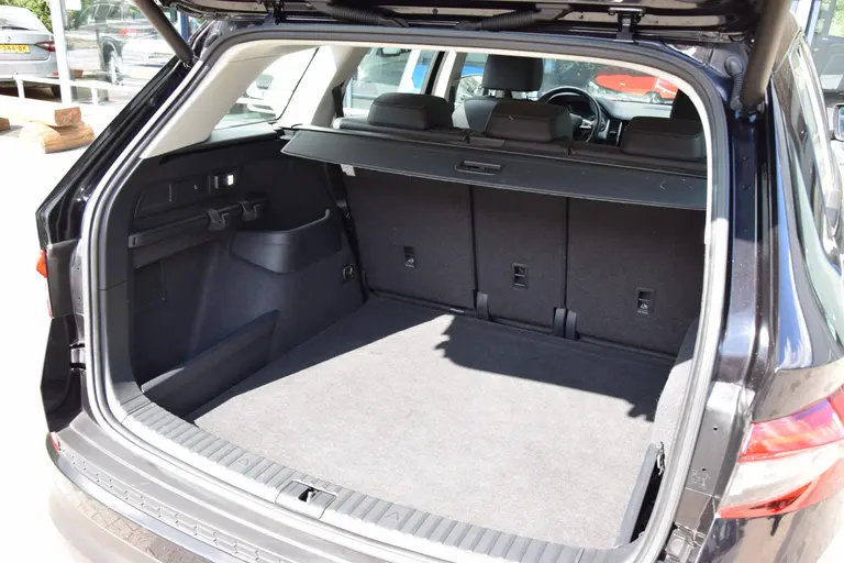 Skoda Kodiaq 1.5 TSI 150PK Limited Business Edition DSG Automaat | Org. NL | BOVAG Garantie | Adaptive Cruise Control | Elektrische Kofferklep | Full LED | Achteruitrijcamera | Dodehoekdetectie | afbeelding 30