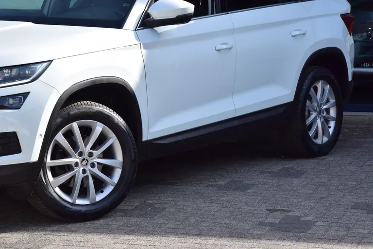 Skoda Kodiaq 1.4 TSI Style Business 7p. 7Persoons | Org. NL | BOVAG Garantie | Trekhaak | 360 Camera | Stoelverwarming | Full LED | Elektrische Koffelklep | Elektrisch Verstelbare Bestuurdersstoel | afbeelding 18