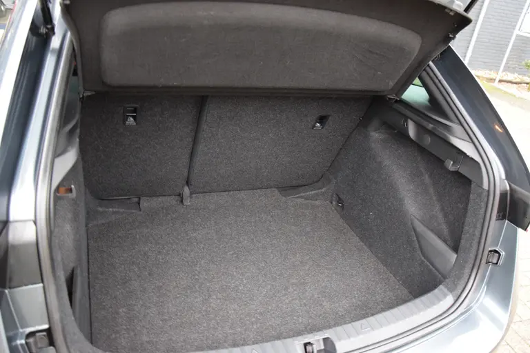 Skoda Scala 1.0 TSI 111PK Sport Business | Org. NL | BOVAG Garantie | Trekhaak (wegklapbaar) | Lederen Bekleding | Panoramadak | Virtual Cockpit | Achteruitrijcamera | Navigatie | Full LED | afbeelding 32