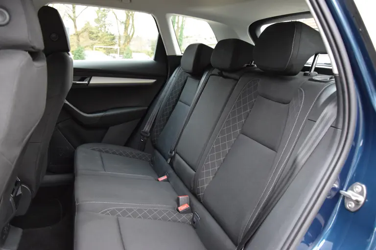 Skoda Karoq 1.5 TSI 150PK ACT Ambition Business DSG Automaat | NL-Auto | BOVAG Garantie | Trekhaak | Cruise & Climate Control | Navigatie | PDC Voor&Achter | Apple Carplay/ Android Auto | afbeelding 8