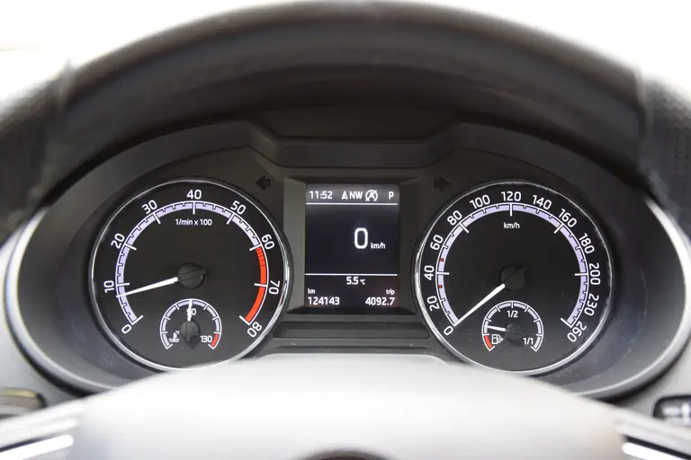 Skoda Octavia Combi 1.5 TSI Greentech Sport Business DSG Automaat | Org. NL | BOVAG Garantie | Trekhaak | Panoramadak | Stoelverwarming | DAB Radio | PDC Voor&Achter | afbeelding 15