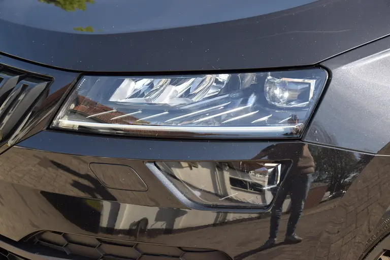 Skoda Karoq 1.5 TSI 150PK ACT Sportline Business | BOVAG Garantie | Org. NL | Trekhaak | Vitrual Cockpit | Achteruitrijcamera | Stoel&Stuurverwarming | 19'' Velgen | Full LED | afbeelding 31