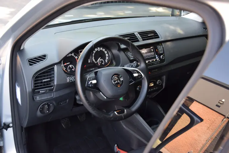 Skoda Fabia 1.0 TSI 96PK Ambition | Org. NL | BOVAG Garantie | Cruise & Climate Control | Parkeersensoren | 15'' Velgen | Apple Carplay/ Android Auto | LED Dagrijverlichting | afbeelding 17