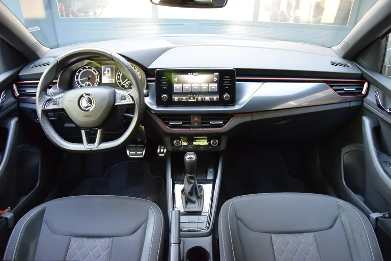 Skoda Scala 1.0 TSI Sport Business DSG Automaat | Org. NL | BOVAG Garantie | Cruise & Climate Control | Parkeersensoren | Full LED | Sportstoelen | Apple Carplay / Android Auto | afbeelding 6