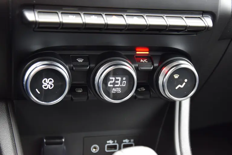 Renault Captur 1.6 E-Tech Hybrid 145 techno Automaat | Org. NL | Trekhaak | Achteruitrijcamera | Full LED | Navigatie | Parkeersensoren | Apple Carplay/Android Auto | Lane Assist | afbeelding 26