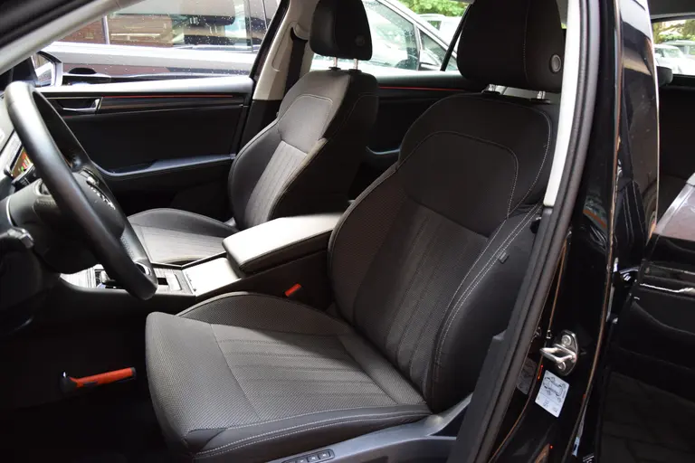 Skoda Superb Combi 1.5 TSI ACT Business Edition Plus | NL-Auto | BOVAG Garantie | Trekhaak | Virtual dashboard | Apple Carplay/Android Auto | Elektrische Bestuurdersstoel | Stoelverwarming | afbeelding 10
