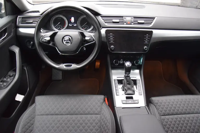 Skoda Superb Combi 1.5 TSI 150PK ACT Business Edition DSG Automaat | Org. NL | BOVAG Garantie | Trekhaak | Apple Carplay/Android Auto | Full LED | PDC Achter | Cruise&Climate Control | afbeelding 6
