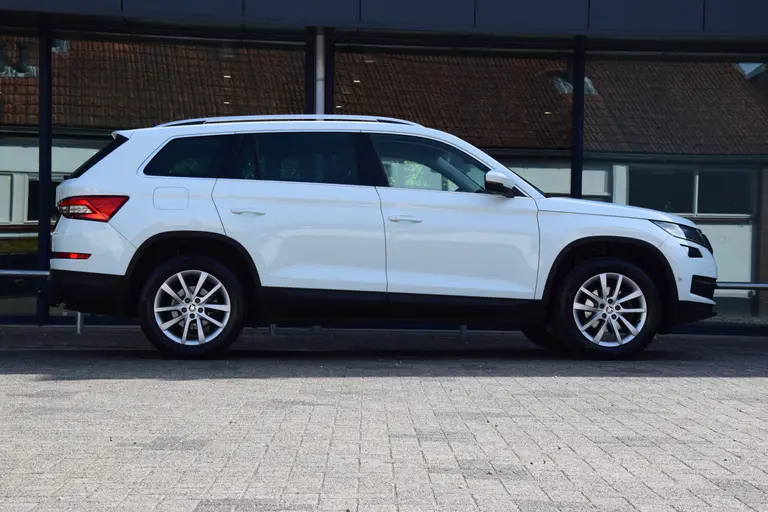 Skoda Kodiaq 1.4 TSI Style Business 7p. 7Persoons | Org. NL | BOVAG Garantie | Trekhaak | 360 Camera | Stoelverwarming | Full LED | Elektrische Koffelklep | Elektrisch Verstelbare Bestuurdersstoel | afbeelding 5