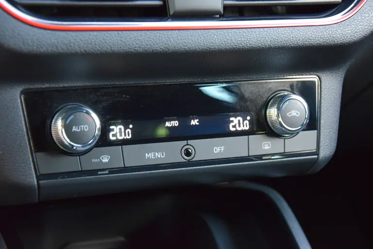 Skoda Scala 1.0 TSI 111PK Sport Business | Org. NL | BOVAG Garantie | Cruise & Climate Control | Parkeersensoren | Full LED | Sportstoelen | Apple Carplay / Android Auto | afbeelding 23