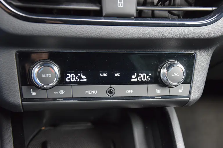 Skoda Kamiq 1.0 TSI 116PK Sport Business DSG Automaat | BOVAG Garantie | Org. NL | Sportstoelen | Stoelverwarming | Cruise&Climate Control | PDC Achter | Apple Carplay/ Android Auto | afbeelding 25