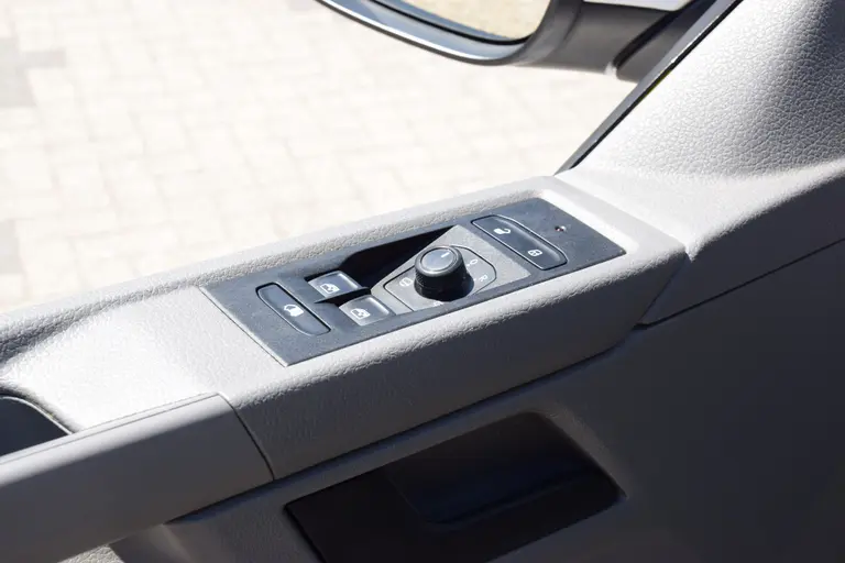 Volkswagen Transporter 2.0 TDI L2H1 Highline DSG Automaat 3-zits (3 persoons) | Org. NL | BPM Vrij | Trekhaak | LED | Adaptive Cruise Control | PDC V+A incl. Camera | Voorruit verwarming | DAB+ | Lichtmetalen velgen 17" | afbeelding 27