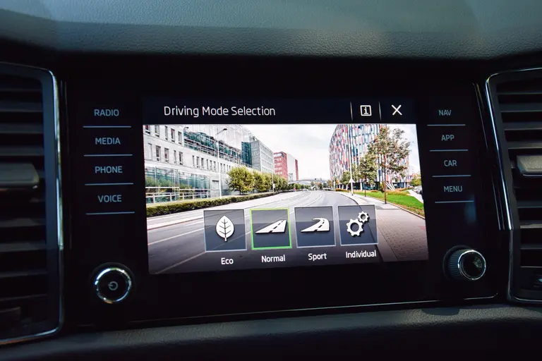 Skoda Kodiaq 1.5 TSI 150PK Sportline Business DSG Automaat | Org. NL | BOVAG Garantie | Trekhaak | Panoramadak | Virtual Cockpit | 19'' Velgen | Camera | Full LED | Elektrische Kofferklep | afbeelding 26