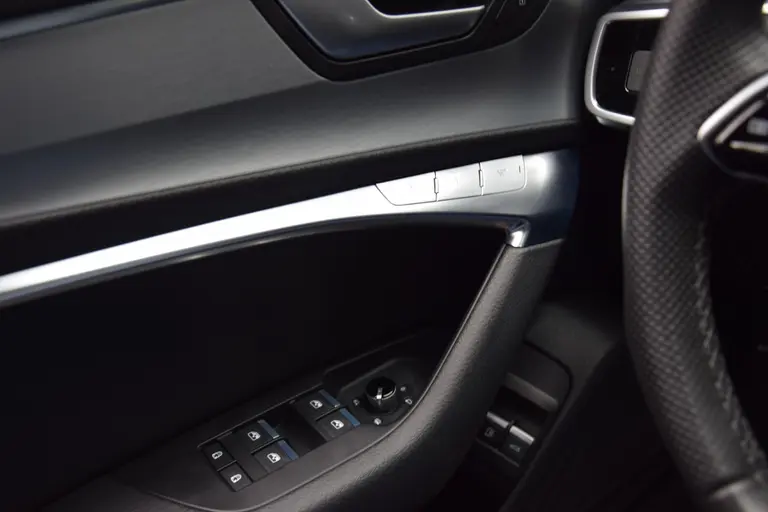 Audi A6 Avant 55 TFSI e 340PK quattro Competition PHEV Plug-in Hybride | Orgineel NL | BOVAG Garantie | Trekhaak | LED Matrix | 20'' Velgen | S-Line | Apple Carplay/Android Auto | Stoelverwarming | afbeelding 37