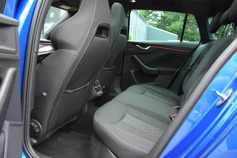 Skoda Scala 1.0 TSI 116PK Sport Business DSG Automaat | Org. NL | BOVAG Garantie | Panoramadak | Virtual Cockpit | PDC Achter | Full LED | Sportstoelen | Flippers |  Navi | Carplay | afbeelding 7