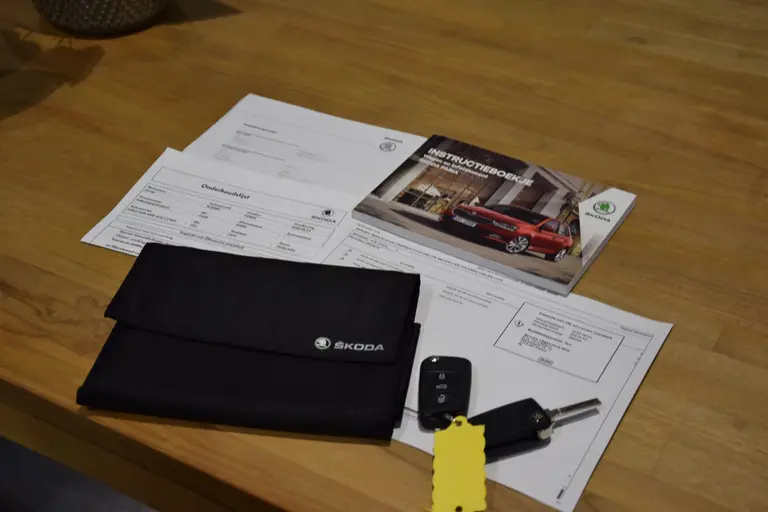 Skoda Fabia Combi 1.0 TSI Ambition 96PK | BOVAG Garantie | 15'' Velgen | Speed Limiter | Parkeersensoren Achter | Airconditioning | Apple Carplay/ Android Auto | afbeelding 14