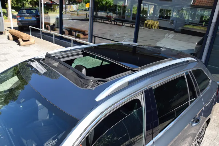 Skoda Superb Combi 1.4 TSI iV Laurin&Klement | BOVAG Garantie | Trekhaak | Leder | Panoramadak | Camera | Virtual Cockpit | Full LED | Stoelverwarming Voor&Achter | 18'' Met All Season Banden | afbeelding 22