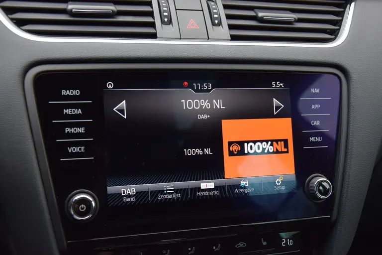 Skoda Octavia Combi 1.5 TSI Greentech Sport Business DSG Automaat | Org. NL | BOVAG Garantie | Trekhaak | Panoramadak | Stoelverwarming | DAB Radio | PDC Voor&Achter | afbeelding 23