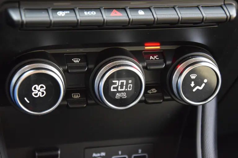 Renault Captur 1.0 TCe 100 Intens | BOVAG Garantie | Trekhaak | All Season Banden | Navigatie | Achteruitrijcamera | PDC Voor&Achter | Apple Carplay | Full LED | Dealer Onderhouden | afbeelding 26