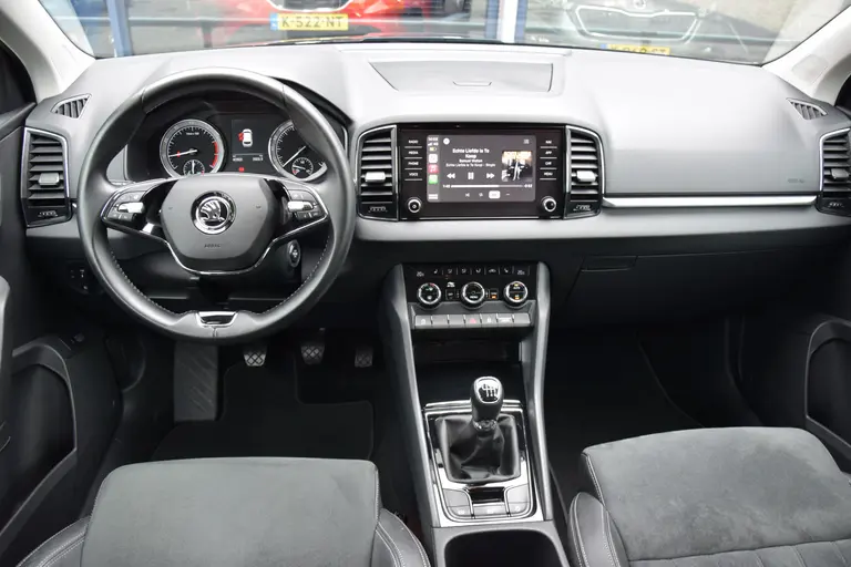Skoda Karoq 1.0 TSI 110PK Business Edition | Org. NL | incl. BOVAG / Fabrieksgarantie | Navigatie | Full LED | Stoel&Stuurverwarming | Elektrische Kofferklep | Alcantara Bekleding | afbeelding 6