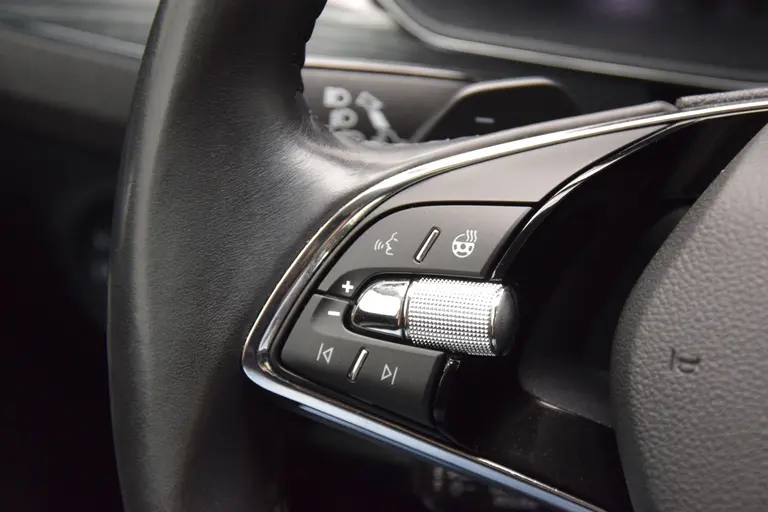 Skoda Superb Combi 1.4 TSI iV Business Edition Plus PHEV Plug-in Hybride | Org. NL | BOVAG Garantie | Trekhaak | Virtual Cockpit | Apple Carplay/Android Auto | Elektrische Voorstoelen met geheugen | Verwarmde Voorruit + Stoelen | afbeelding 31