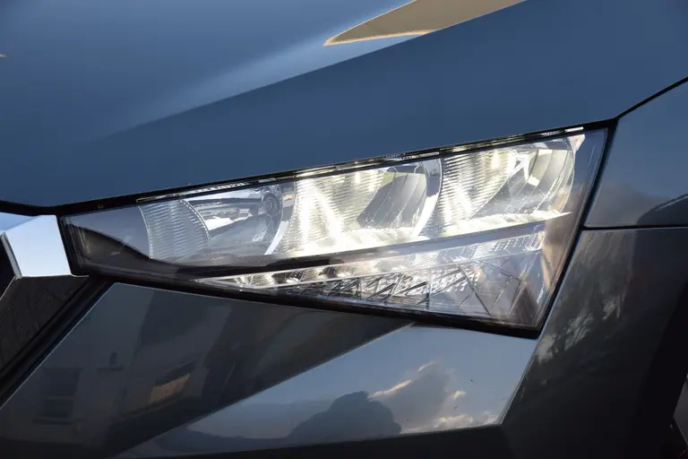 Skoda Scala 1.0 TSI 116PK Sport Business | BOVAG Garantie | NL-Auto | Cruise & Climate Control | Parkeersensoren | Full LED | Sportstoelen | 17'' Velgen | Apple Carplay / Android Auto | afbeelding 26