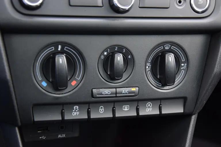 Skoda Rapid Spaceback 1.2 TSI Greentech Ambition Businessline Pro | Org. NL | Trekhaak | APK 6-2026 | Panoramadak | 17'' Velgen | Cruise Control | Airco | DAB+ Radio | afbeelding 23