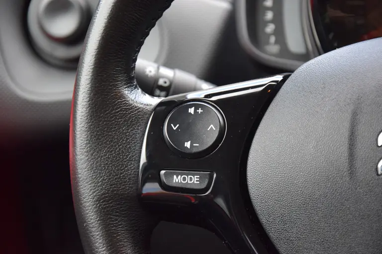 Citroën C1 1.0 VTi Shine | Org. NL | BOVAG Garantie | Achteruitrijcamera | Bluetooth | 15'' Velgen + All Season Banden | Climate Control | Multifunctioneel Stuur | Keurige Auto! | afbeelding 23