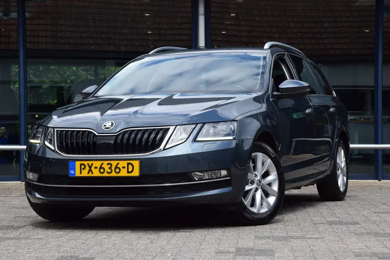 Skoda Octavia Combi 1.0 TSI Greentech Style Business | Org. NL | BOVAG Garantie | Full LED | Half Leder | PDC Voor&Achter | Stoelverwarming | Sportstuur | Cruise Control | afbeelding 2