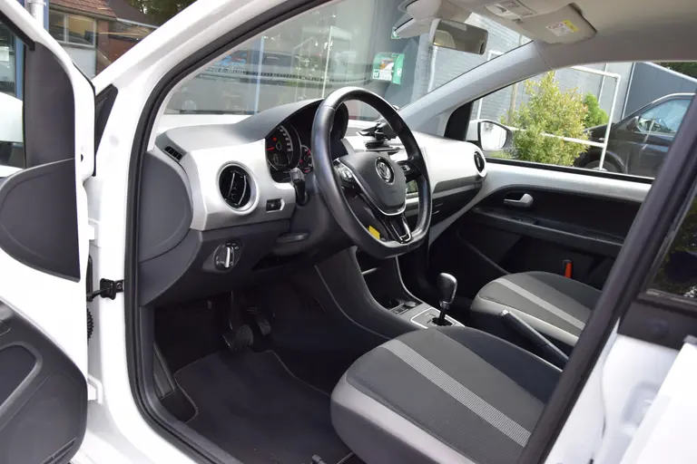 Volkswagen up! 1.0 75PK BMT high up! Automaat | Org. NL | BOVAG Garantie | Achteruitrijcamera | Cruise&Climate Control | Stoelverwarming | Parkeersensoren | Bluetooth | DAB Radio | afbeelding 9