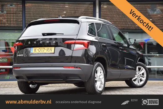 Skoda Karoq 1.5 TSI 150PK ACT Business Edition Plus DSG Automaat | Org. NL | BOVAG Garantie | Trekhaak | Panoramadak | Sportstuur | Full LED | Achteruitrijcamera | Navigatie |