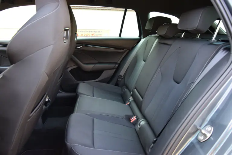 Skoda Octavia Combi 1.5 e-TSI Sport Business | Org. NL | BOVAG Garantie | Trekhaak | Adaptieve Cruise Control | Virtual Cockpit | Stoelverwarming | Achteruitrijcamera | Carplay | afbeelding 8