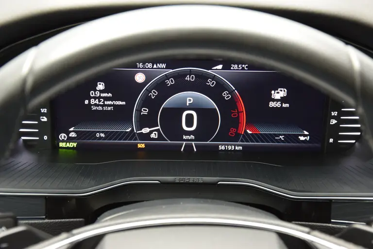 Skoda Superb Combi 1.4 TSI iV Business Edition Plus PHEV Plug-in Hybride | Org. NL | BOVAG Garantie | Trekhaak | Virtual Cockpit | Apple Carplay/Android Auto | Elektrische Voorstoelen met geheugen | Verwarmde Voorruit + Stoelen | afbeelding 18