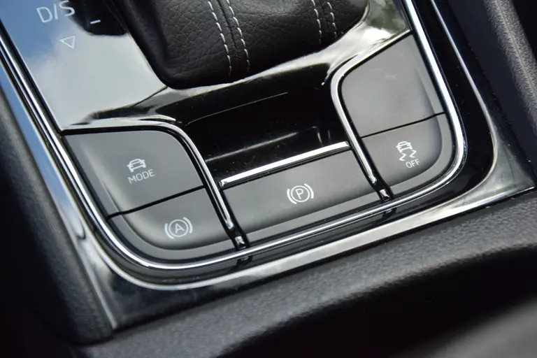 Skoda Kodiaq 1.5 TSI 150PK Sportline Business DSG Automaat | Org. NL | BOVAG Garantie | Trekhaak |  Virtual Cockpit | Stoelverwarming | Camera | 20'' Velgen | Adaptive Cruise Control | Elektrische Kofferklep | afbeelding 31