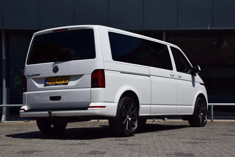 Volkswagen Transporter 2.0 TDI L2H1 Highline DSG Automaat 3-zits (3 persoons) | Org. NL | BPM Vrij | Trekhaak | LED | Adaptive Cruise Control | PDC V+A incl. Camera | Voorruit verwarming | DAB+ | Lichtmetalen velgen 17" | afbeelding 3