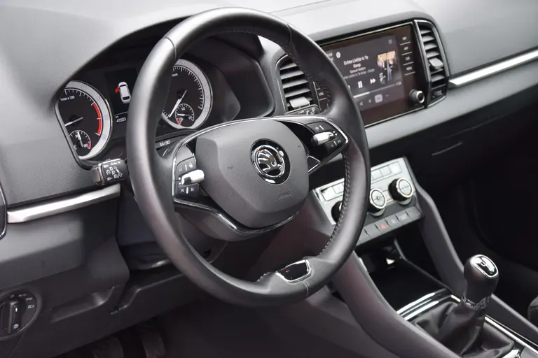 Skoda Karoq 1.0 TSI 110PK Business Edition | Org. NL | incl. BOVAG / Fabrieksgarantie | Navigatie | Full LED | Stoel&Stuurverwarming | Elektrische Kofferklep | Alcantara Bekleding | afbeelding 17