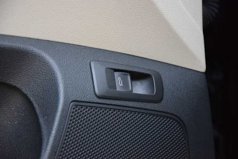 Skoda Karoq 1.5 TSI 150PK ACT Business Edition DSG Automaat | Org. NL | BOVAG Garantie | Lederen bekleding | Stoelverwarming | Stuurverwarming | Full LED koplampen | afbeelding 32