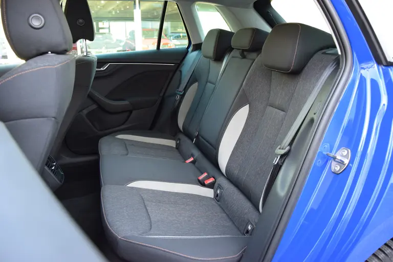 Skoda Kamiq 1.5 TSI 150PK ACT Business Edition | Org. NL | BOVAG Garantie | Trekhaak | Achteruitrijcamera | Virtual Cockpit | Full LED | Verwarmde Stoelen&Voorruit | Cruise&Climate Control | afbeelding 8