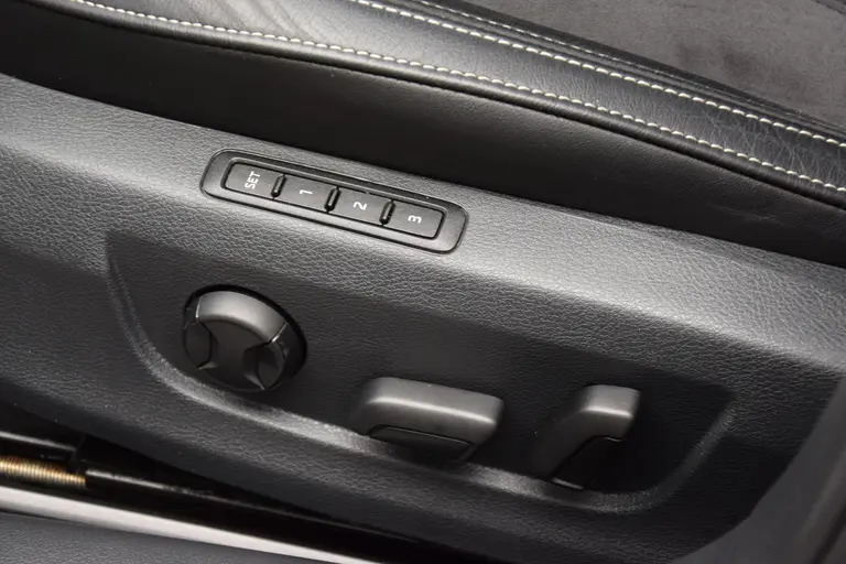 Skoda Superb Combi 1.4 TSI iV Business Edition Plus PHEV Plug-in Hybride | Org. NL | BOVAG Garantie | Trekhaak | Virtual Cockpit | Apple Carplay/Android Auto | Elektrische Voorstoelen met geheugen | Verwarmde Voorruit + Stoelen | afbeelding 11