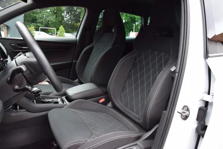 Skoda Karoq 1.5 TSI 150PK ACT Sportline Business DSG Automaat | Org. NL | BOVAG Garantie | 19'' Velgen | Virtual Cockpit | Achteruitrijcamera | Stoel/Stuur&Voorruitverwarming | afbeelding 10