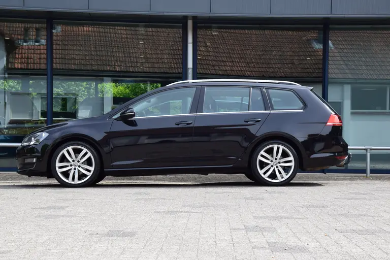 Volkswagen GOLF Variant 1.4 TSI Highline DSG Automaat | Org. NL | Trekhaak | Achteruitrijcamera | Navigatie | Alcantara Bekleding | 18'' Velgen | Cruise & Climate Control | Bluetooth | afbeelding 4