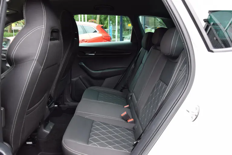 Skoda Karoq 1.5 TSI 150PK ACT Sportline Business DSG Automaat | Org. NL | BOVAG Garantie | 19'' Velgen | Virtual Cockpit | Achteruitrijcamera | Stoel/Stuur&Voorruitverwarming | afbeelding 8